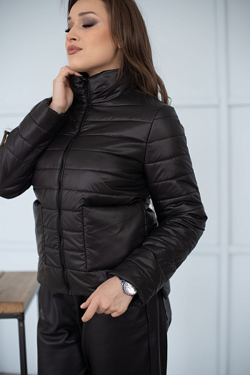 2 Куртка женская демисезонная 22680 (черный)
